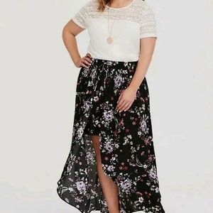 TORRID long maxi floral chiffon skirt with shorts built-in Size 0
